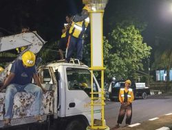 Proyek Lampu Hias Jalan Kota Tuai Sorotan di Parepare
