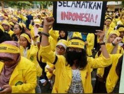 Ratusan Mahasiswa Universitas Indonesia Menuju Istana Negara