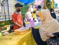 Erna Rasyid Kunjungi Stand Jajanan Kuliner di Festival Ramadan Golkar