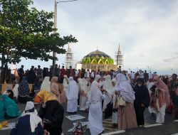 Salat Idul Fitri di Masjid Terapung BJ Habibie, Taufan Pawe: Hari Kemenangan