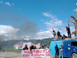 Aksi Unjuk Rasa GEMPI, Minta Presiden Evaluasi Kinerja Bupati dan DPRD Kabupaten Mateng