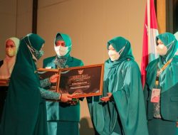 Erna Rasyid Taufan Raih Penghargaan Inovasi Gerakan Pelopor Perubahan