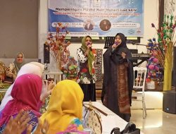 Ceramah Maulid di IWAPI Sulsel, Erna Rasyid Taufan Cairkan Suasana dengan Lomba Salawat