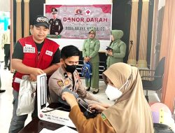 HUT ke-77 TNI, Personel Polres Ikut Aksi Donor Darah di Makodim 1401 Majene