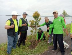 Komunitas Peduli Penghijauan Parepare Tanam Pohon
