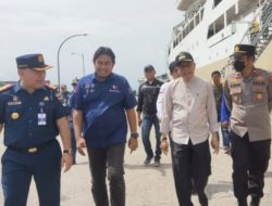 Cek Fasilitas, Taufan Pawe Dorong Optimalkan Layanan Jasa di Pelabuhan