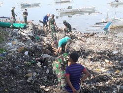 Kolaborasi Brigif, DLH dan Masyarakat Bersihkan Sampah Pesisir Tanggul Cempae