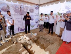 Bupati Barru Letakkan Batu Pertama Pembangunan Masjid Baiturrahman