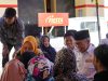 Kunjungi Pasar Murah Pemkot Parepare, Taufan Pawe Borong Beras Dibagikan Kepada Warga Secara Gratis