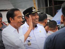 Kunjungi Pasar di Maros, Presiden Jokowi Pastikan Stok Beras Aman
