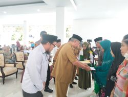 Pangerang Rahim Serahkan Zakat dan Paket Ramadan