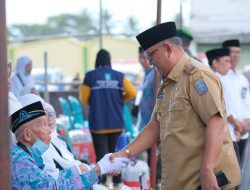 Lepas 248 JCH, Wabup Soppeng Minta Jaga Kesehatan dan Persatuan di Tanah Suci