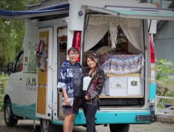 Gunakan Campervan, Pasutri Turunan Tionghoa Keliling Indonesia Buktikan Kebaikan Hati Nusantara