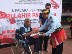 Petugas Lapas Parepare Berpakaian Adat di Hari Lahir Pancasila