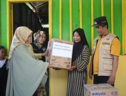 Erna Rasyid Taufan Serahkan Bantuan Peralatan Dapur kepada Penerima Rutilahu