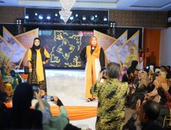Dekranasda Parepare Kembangkan Ekonomi Kraetif Lewat Moslem Fashion Week