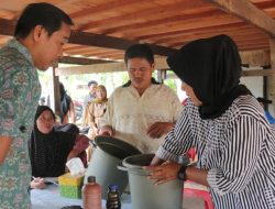 UMPAR Sosialisasikan Pengelolaan Sampah Organik Melalui Budidaya Maggot BSF