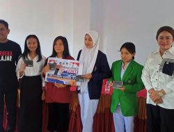 Anggota Komisi X DPR RI Beri Bantuan Pendidikan Berupa KIP di Tana Toraja