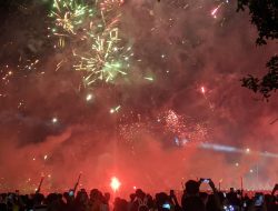 Sukses Digelar, Masyarakat Tumpah Ruah di Malam Puncak Festival UMKM