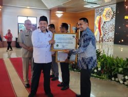 Pemkab Majene Zona Hijau, Wabup Aris Munandar Dapat Penghargaan Ombudsman RI