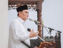 Suardi Saleh Isra Mi’raj di Masjid Agung Barru