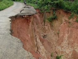 Jalan Beton Desa Bulo-bulo dan Pujananting Diterjang Longsor, Komisi III DPRD Barru Prihatin