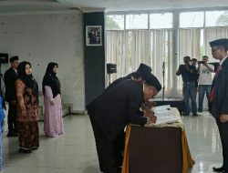 Bawaslu Parepare Resmi Lantik 12 Anggota Panwascam, Diharap Jalankan Tugas dengan Baik