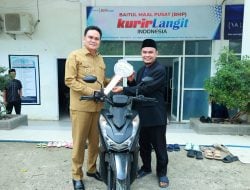 Bupati Barru Wakafkan Motor Untuk Kurir Langit