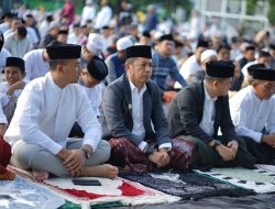 Pj Wali Kota Parepare Bersama Masyarakat Salat Idul Adha di Lapangan Andi Makkasau