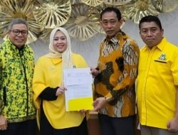 Golkar Resmi Usung Erna Rasyid Taufan di Pilkada Parepare 2024, Erat Bersalam Penuhi Syarat Dafatr KPU