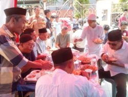 Pj Wali Kota Parepare Ikut Berbaur Makan Siang Bersama Masyarakat di Masjid Raya