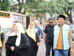 Blusukan di Kampung Duri, Warga: Erat Bersalam Pemimpin Amanah karena Dekat Rakyat