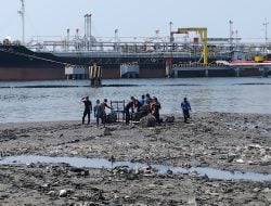 Tim Gabungan Operasi Perangkap Buaya di Perairan Parepare