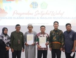 Kolaborasi Kantor Pertanahan dan Kemenag Parepare Serahkan Dua Sertifikat Wakaf Masjid