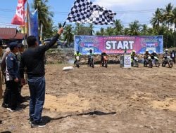 Lomba Balap Motor Taxi Gabah di Barru Berhadiah Sapi