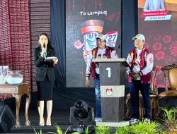 Peduli Anak Muda, Paslon JADI Tampil Keren Dengan Jaket Varsity