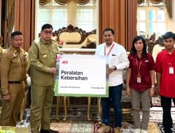 Dukung Program Pemerintah, ACE Parepare Laksanakan Program Keberlanjutan dan Donasi Alat Kebersihan