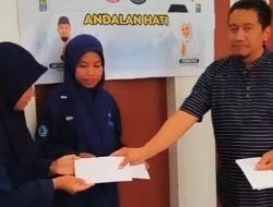 UPZ Baznas Pemprov Sulsel  Serahkan Bantuan untuk Kebutuhan Sehari-hari Guru dan Staf Sekolah