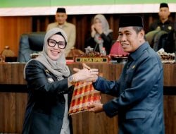 Ketua DPRD Pimpin Paripurna Penyampaian Catatan Staregis dan Rekomendasi DPRD Tentang LKPJ
