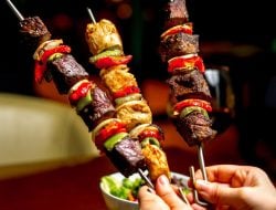 Nikmati Sensasi Friday Barbeque Nitedi Hotel Harper Perintis Makassar