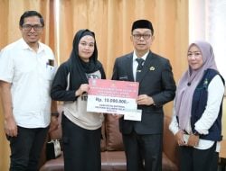 Bupati Soppeng Serahkan Santunan Ahli Waris Korban Bencana Banjir