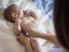 Jangan Terlalu Cemas Jika Feses Bayi Berwarna Hijau