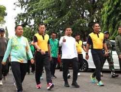 Tasming Hamid Lepas Peserta Jalan Santai HUT Bhayangkara ke-79