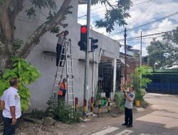Pemkab Pinrang Perbaiki Lampu Lalu Lintas yang Rusak untuk Keselamatan Pengendara