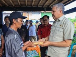 Dinas Kesehatan Pinrang Salurkan Bantuan untuk Korban Angin Puting Beliung