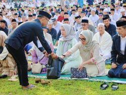 Ribuan Warga Shalat Idhul Adha di Lapangan Sumpang Binangae