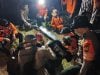 Brimob Bersama Basarnas Evakuasi Pendaki di Pegunungan Nepo