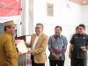 Taufan Pawe, Anggota Komisi II DPR RI Serahkan Sertifikat Tanah Wakaf di Ponpes Zubdatul Asrar NU