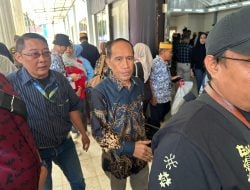 Nyaris Terjatuh, Oknum Prof Tarik Tangan Jurnalis Perempuan Saat Wawancara di Acara Simposium Konferensi Internasional Gau Maraja