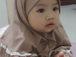Jika Bayi Telan Bedak, Lihat Apa Ada Kandungan ‘Talc’nya